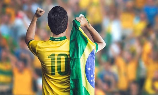 Dia de jogo do Brasil na Copa é 'feriado'? O patrão é obrigado a liberar o  funcionário?