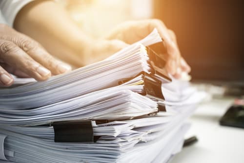 Como os atos ordinatórios impactam o andamento de um processo judicial?